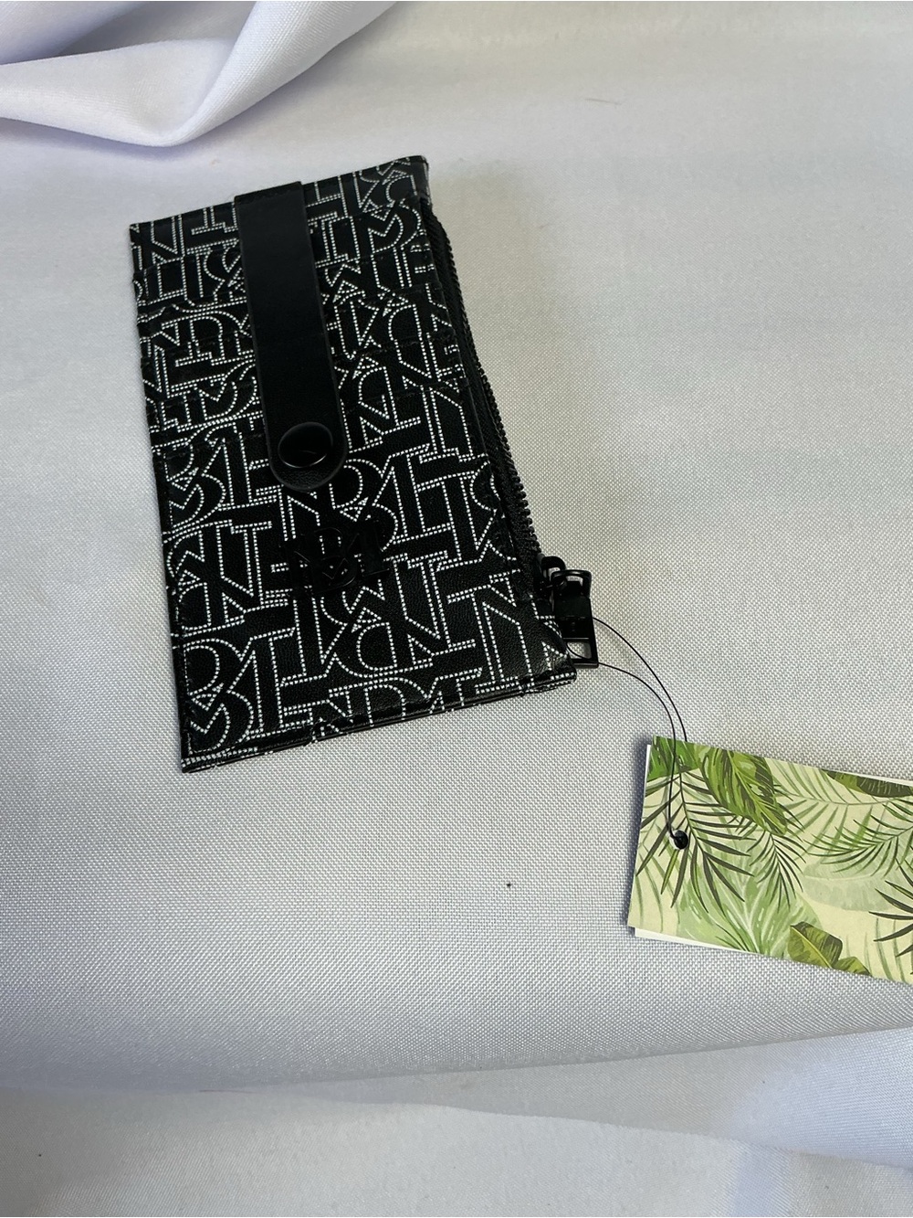 ⭐ NWT Vegan Leather Credit Card Holder Zip Wallet Black Monogram